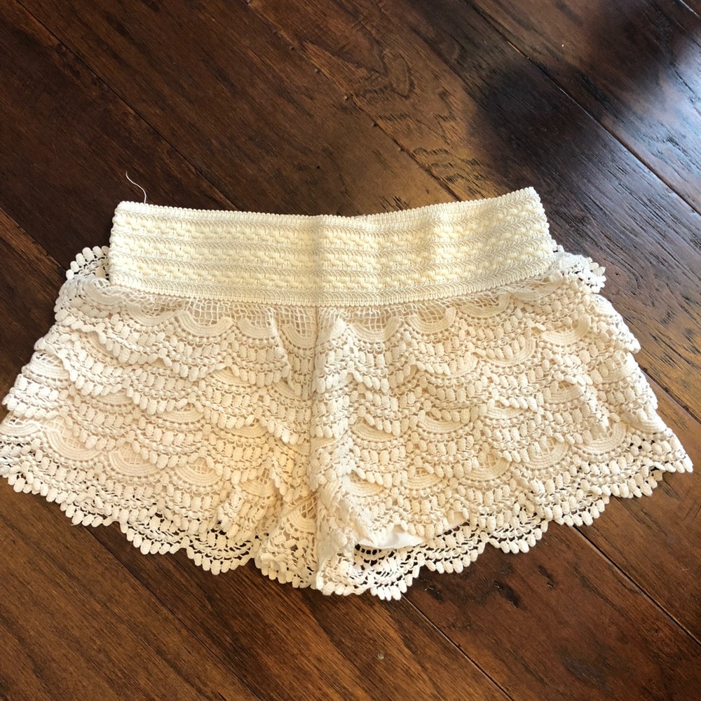 Ruffle shorts